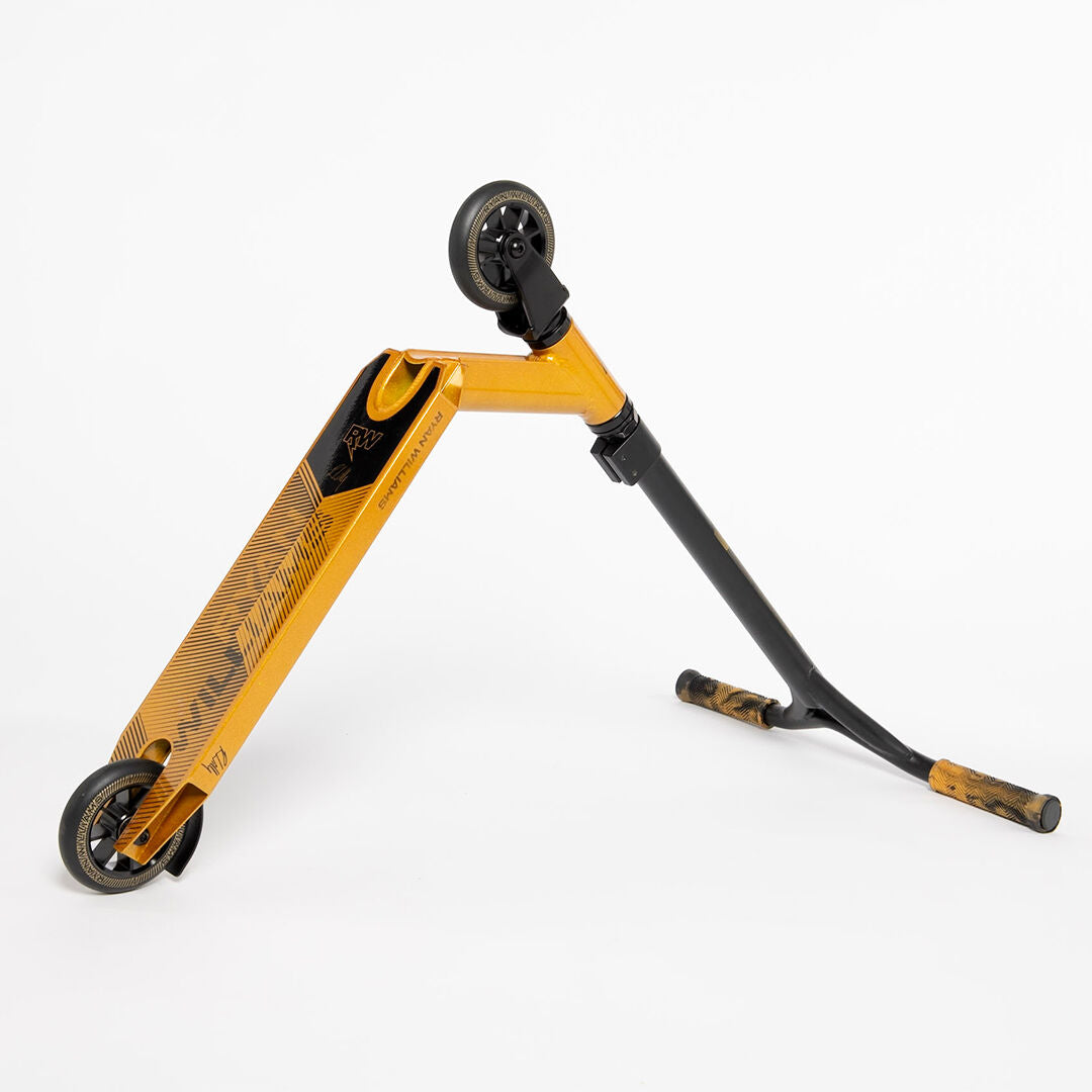 Ryan Williams Junior Stunt Scooter [col:gold/black]