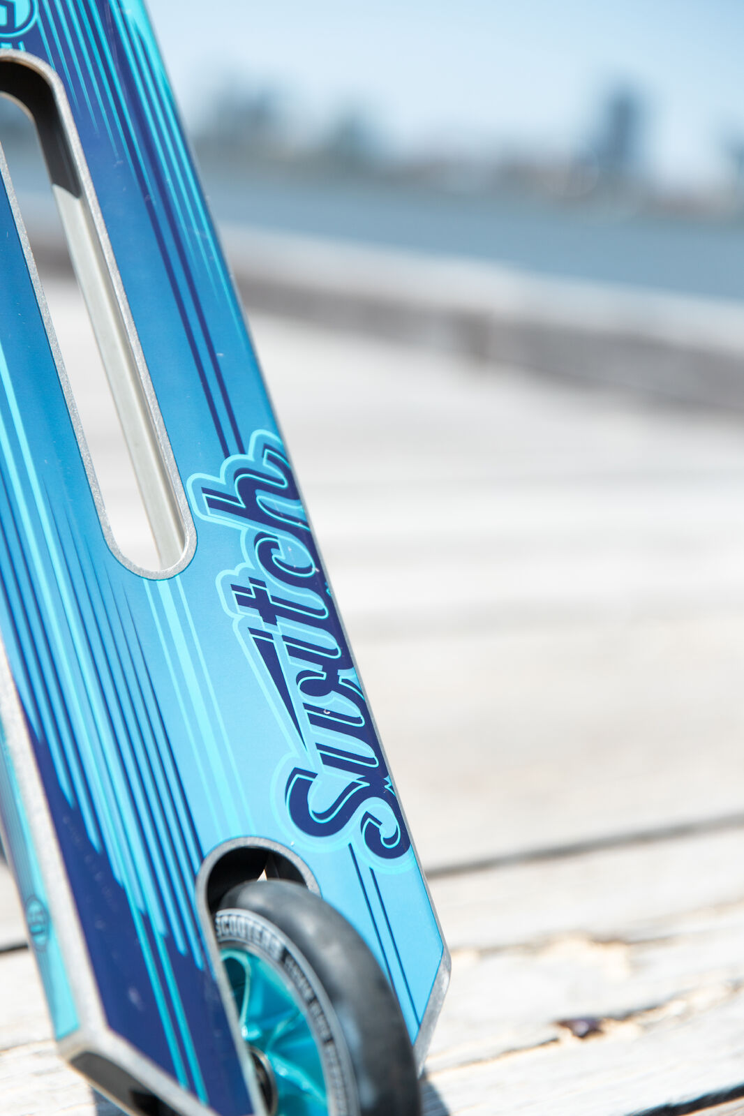 Crisp Switch Stunt Scooter [col:sub Zero]