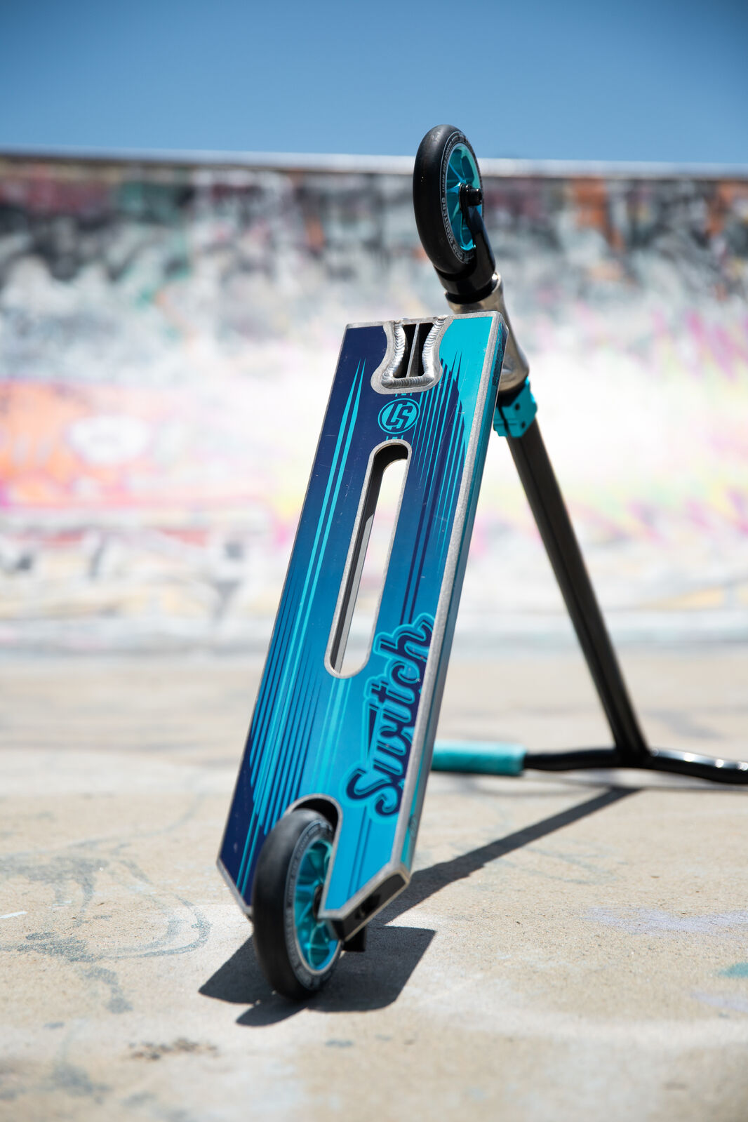 Crisp Switch Stunt Scooter [col:sub Zero]